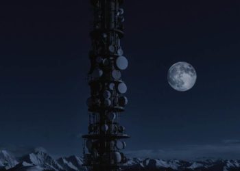 Photo by eberhard grossgasteiger from Pexels: https://www.pexels.com/photo/brown-anime-show-tower-2098404/