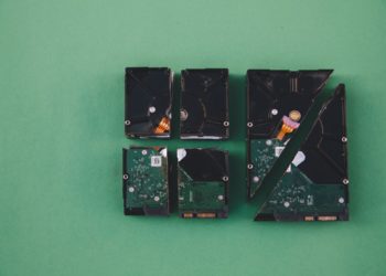 Photo by Markus Spiske from Pexels: https://www.pexels.com/photo/people-space-apple-industry-2644597/