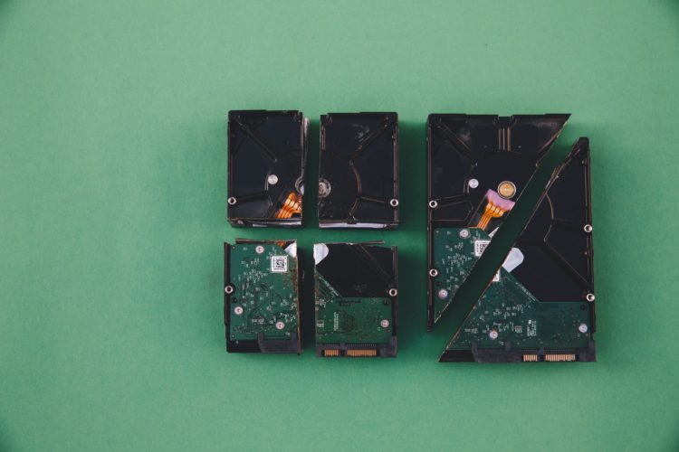 Photo by Markus Spiske from Pexels: https://www.pexels.com/photo/people-space-apple-industry-2644597/