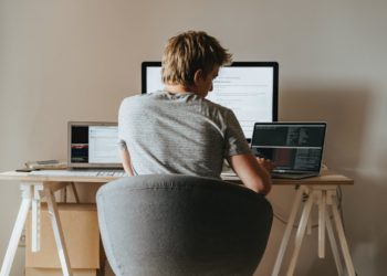 Photo by olia danilevich from Pexels: https://www.pexels.com/photo/man-people-desk-laptop-4974907/