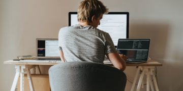 Photo by olia danilevich from Pexels: https://www.pexels.com/photo/man-people-desk-laptop-4974907/