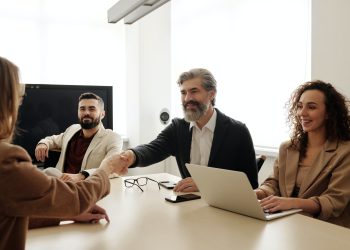 Photo by Edmond Dantès from Pexels: https://www.pexels.com/photo/man-woman-office-writing-4342126/
