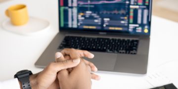 Photo by Anna Nekrashevich: https://www.pexels.com/photo/marketing-businessman-person-hands-6801647/
