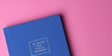 Photo by Ann H: https://www.pexels.com/photo/my-secret-plan-to-rule-the-world-book-1765033/