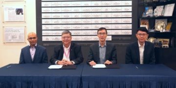 (From left to right) Vivek Mahajan, chief technology officer, Fujitsu Limited; Elson Chia, president, Fujitsu Asia; Professor Lim Keng Hui, assistant chief executive, Science & Engineering Research Council, A*STAR; and Dennis Ling, executive director, Innovation & Enterprise Division, A*STAR.
