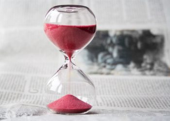 Photo by Pixabay: https://www.pexels.com/photo/clear-glass-with-red-sand-grainer-39396/