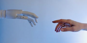 Photo by Tara Winstead: https://www.pexels.com/photo/person-reaching-out-to-a-robot-8386434/