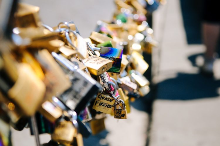 Photo by Pixabay from Pexels: https://www.pexels.com/photo/couple-love-romantic-relationship-39301/