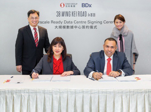 (L-R) Sino Group executives AGM for leasing Ng Wai Hong and director of asset management Bella Chhoa with BDx executives CFO Vijay Tripathi and head of legal Katherine Lee at the lease signing ceremony.