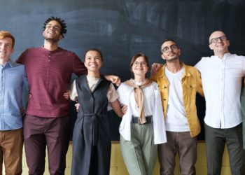 Photo by fauxels from Pexels: https://www.pexels.com/photo/people-taking-group-picture-3184398/