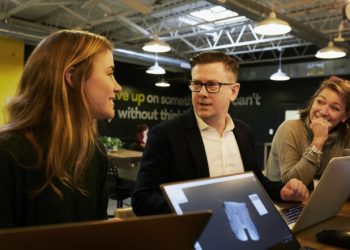 Photo by LinkedIn Sales Navigator: https://www.pexels.com/photo/man-talking-in-the-middle-of-two-women-2182975/