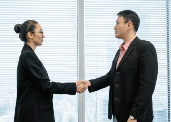 Photo by MART  PRODUCTION: https://www.pexels.com/photo/man-and-woman-shaking-hands-near-the-window-7643784/
