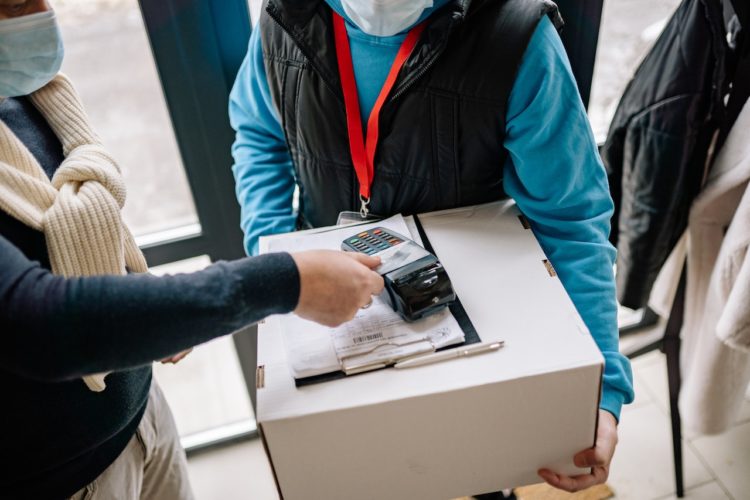 Photo by Yan Krukau: https://www.pexels.com/photo/customer-paying-with-a-credit-card-6818158/