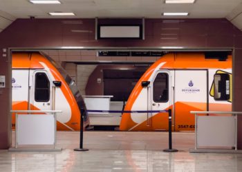 Photo by Mehmet Turgut  Kirkgoz : https://www.pexels.com/photo/train-at-a-subway-station-17413202/