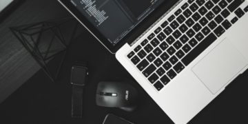 Photo by AltumCode on Unsplash