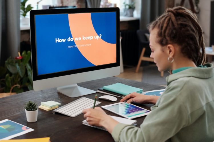 Photo by Mikael Blomkvist: https://www.pexels.com/photo/woman-in-front-of-the-computer-6476582/