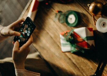 Photo by cottonbro studio from Pexels: https://www.pexels.com/photo/person-holding-android-smartphone-3171000/