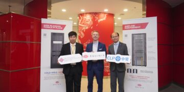 From left to right: Dr. Oscar Chan, Research Assistant Professor, The Hong Kong Polytechnic University; Max Parry, Interim Managing Director, Hong Kong, Equinix; Dr Anthony Lo, Director of Customer Success and Sales, CLP Power Hong Kong Limited