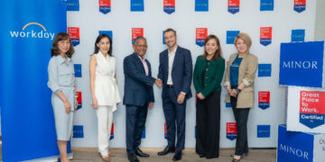 Left to Right: Khun Chompunuth Weerawatgumpa, Group Director of Corporate Shared Service and People System, Minor International, Mrs. Aurakanda Attavipach, Chief People Officer, Minor International, Mr. Dillip Rajakarier, Group Chief Executive Officer of Minor International / Chief Executive Officer of Minor Hotels, Mr. Fabio Tiviti, Chief Operating Officer, APAC and Japan, Workday, Ms. Pannie Sia, General