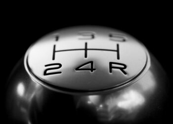 Photo by Pixabay: https://www.pexels.com/photo/close-up-photo-of-stainless-shift-knob-248539/