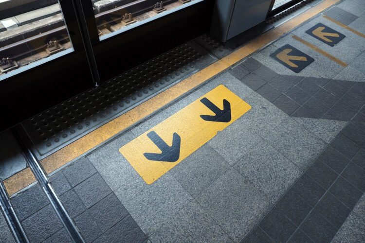 Photo by Pixabay: https://www.pexels.com/photo/yellow-arrow-symbol-258485/