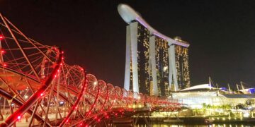 Photo by sungmu heo: https://www.pexels.com/photo/photo-of-marina-bay-sands-building-complex-in-singapore-at-night-2689554/