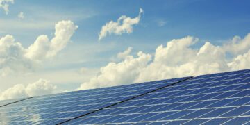 Photo by Pixabay: https://www.pexels.com/photo/blue-solar-panel-board-356036/