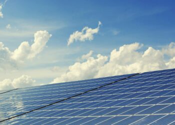 Photo by Pixabay: https://www.pexels.com/photo/blue-solar-panel-board-356036/
