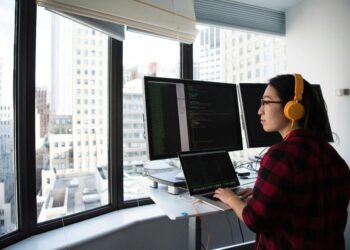 Photo by Christina Morillo: https://www.pexels.com/photo/woman-sitting-while-operating-macbook-pro-1181676/