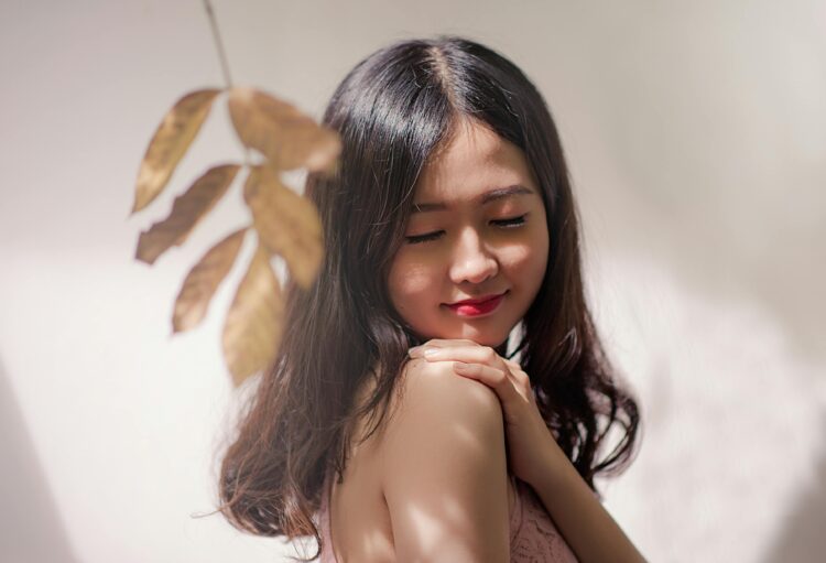 Photo by Min An: https://www.pexels.com/photo/woman-wearing-brown-sleeveless-top-819808/