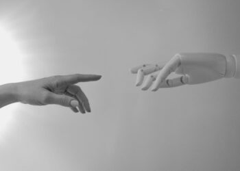 Photo by Tara Winstead: https://www.pexels.com/photo/black-and-white-photo-of-human-hand-and-robot-hand-8386422/