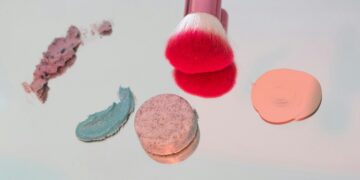 Photo by RF._.studio: https://www.pexels.com/photo/red-and-white-makeup-brush-3059639/